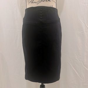 Express City pencil skirt size 4 black high waisted cute details.